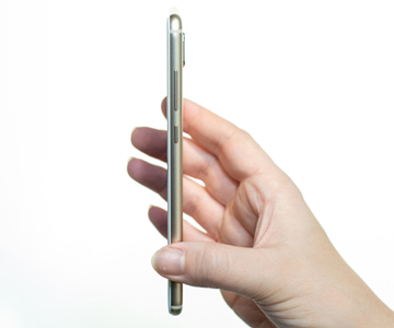 Tyylikkäästi muotoiltu Huawei Mate 20 Lite Huawei Mate 20 Lite kuvattuna sivulta päin