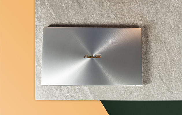 ASUS ZenBook kevyt, kestävä ja kykenevä Zenbook 13 on kompaktikokoinen ja suorituskykyinen kannettava
