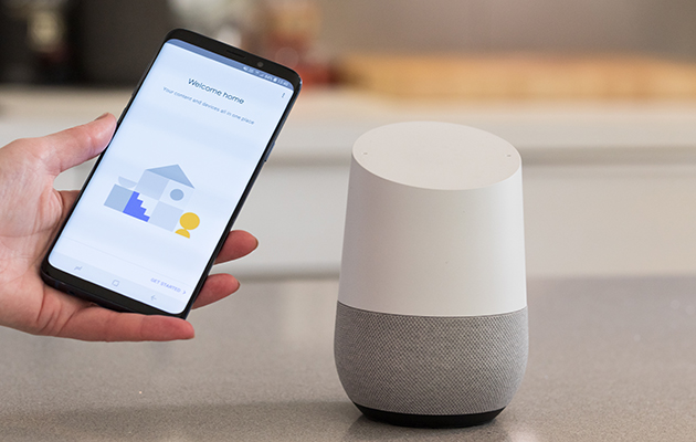 Hallitse älyvaloja äänelläsi Google Home -älykaiutin ja älypuhelin.