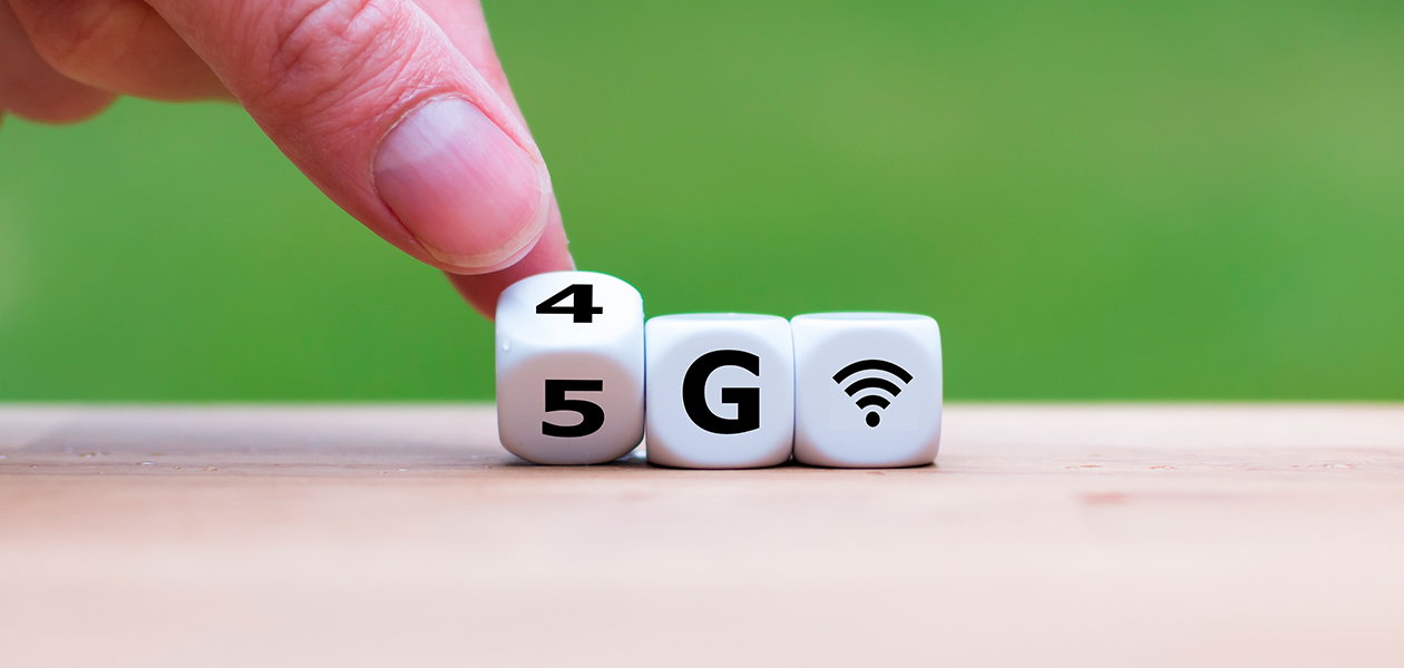 5G Kaksi noppaa, joiden symbolit yhdessä muodostavat tekstin “5G”.