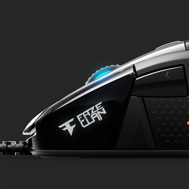 Mukautettava näyttö parantaa pelikokemusta SteelSeries Rival 710 -pelihiiri, jonka sivussa on näyttö.