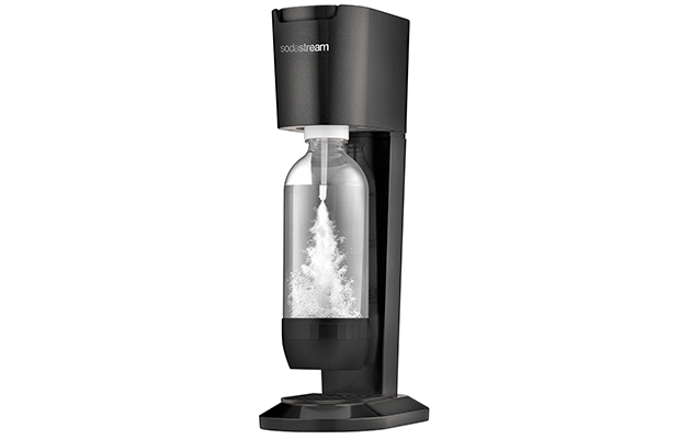 Raikasta kuplavettä SodaStreamilla Musta Sodastream-hiilihapotuskone.