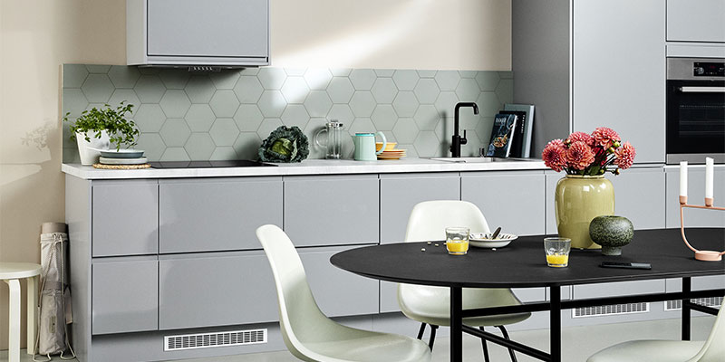 Integra Steel Grey on Integra-sarjan hieman lämpimämpi malli Harmaa vetimetön keittiö – Integra Steel Grey Epoqilta