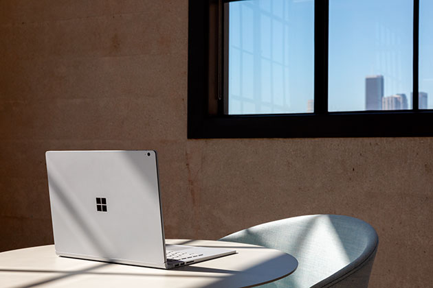 Suorituskyky kohtaa kannettavuuden Surface Book 3