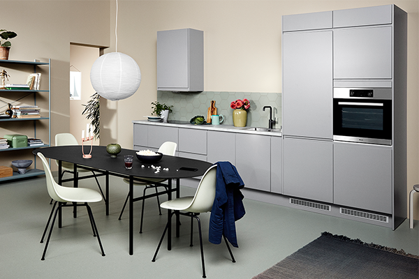 Näin remontoit keittiön edullisesti – katso hintaesimerkit Epoq Integra Steel Grey -keittiö