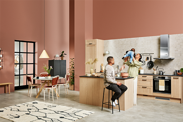 Keittiösaareke ja jakkarat ovat sosiaalinen ratkaisu Lapsiperhe Shaker Natural Oak -keittiössä