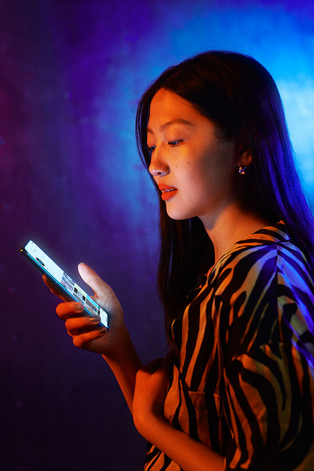 Koe enemmän 6,44” AMOLED-näytöllä. OnePlus Nordin suuri AMOLED-näyttö tarjoaa kirkkaan ja terävän kuvanlaadun.