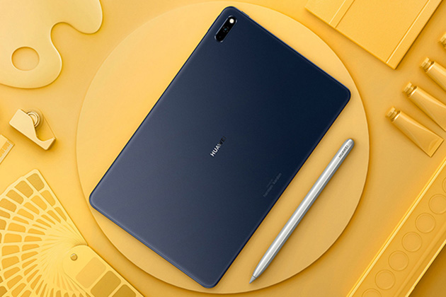 Kynä mihin tahansa tilanteeseen Huawei MatePad ja HUAWEI M-Pencil5 keltaisella taustalla