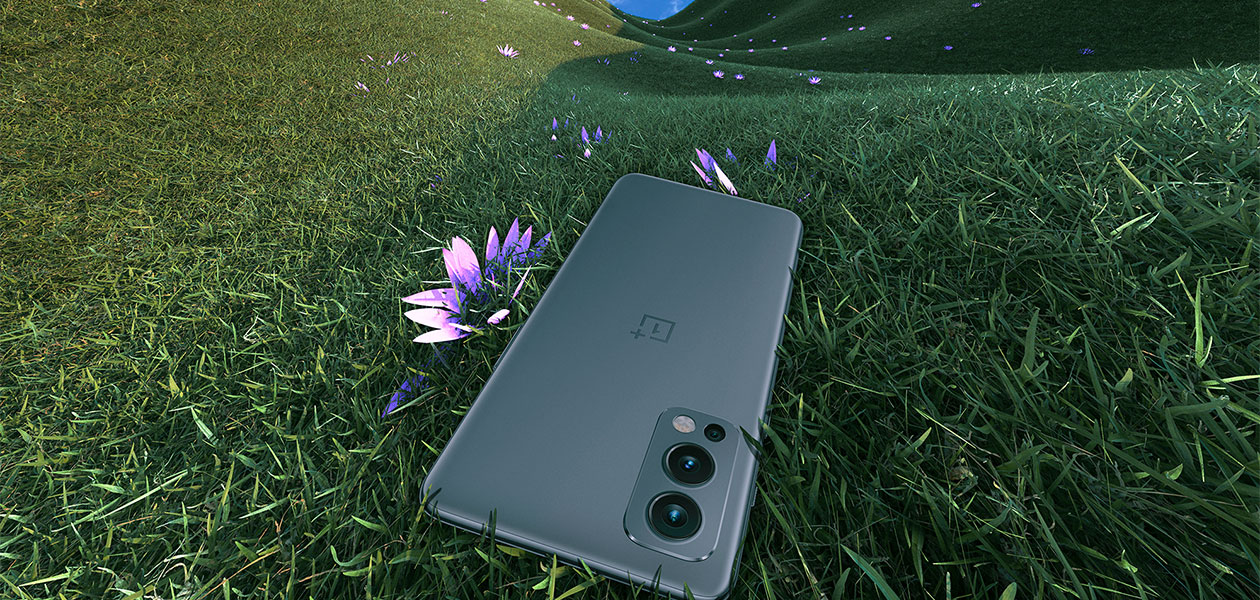 OnePlus Nord 2 nurmipedillä