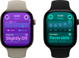 Kaksi Apple Watch Series 12 ‑laitetta: alumiinikuori, värinä vaalea kulta, päivän aikana mitatut elintoiminnot hieman poikkeavat, Digital Crown, hiekanvärinen urheiluranneke, alumiinikuori, värinä musta, yön aikana mitatut elintoiminnot suotuisilla tasoilla, Digital Crown, musta urheiluranneke
