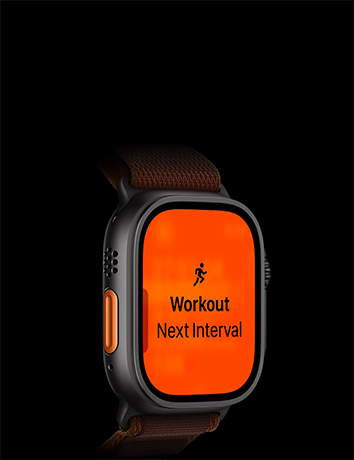 Apple Watch Ultra 4, titaanikuori, värinä musta, Juoksutreeni, seuraava intervalli, näkymä vasemmasta sivusta, oranssi toimintopainike, Alpine-ranneke