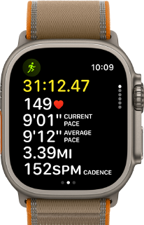 Apple Watch Ultra 4, titaanikuori, värinä luonnonvaalea, edistykselliset Ulkojuoksu-treenitiedot, näkymä oikeasta sivusta, Digital Crown, korotettu sivupainike, Trail-ranneke, värinä hiekka
