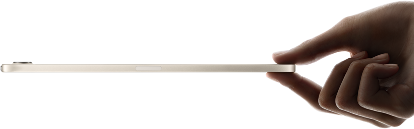 iPad mini, laitetta pidellään kädessä, sivunäkymä, ohut ja kevyt muotoilu