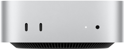 Mac mini edestä, kaksi Thunderbolt-porttia, merkkivalo ja kuulokeliitäntä, alhaalla viisto musta jalusta, tasainen yläosa, pyöristetyt sivut, suorat reunat, hopeanvärinen