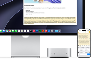 Mac mini edestä, sijoitettuna Studio Displayn alle, laitteen ja näytön oikealla puolella iPhone, jonka yläpuolella olevat leikkaa-, kopioi-, sijoita- ja automaattinen täyttö ‑toiminnot vastaavat näytöllä korostettua tekstiä ja esittelevät universaalia leikepöytää