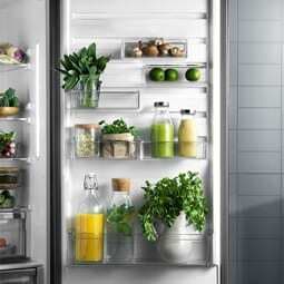 Electrolux jääkaappipakastin LNC7ME34X1 (Teräs)