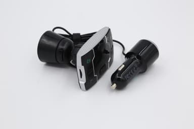 Bluetooth FM -lähetin ja autolaturi (QC3.0 / PD18W)