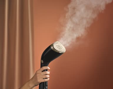Philips 7000 Series kannettava höyrystin STH7060/80 (musta/kulta)