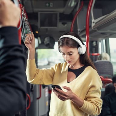 Korviin kiinnitettävät Bluetooth-kuulokkeet Valkoiset
