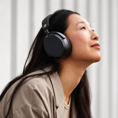 Sennheiser Momentum 4 langattomat around-ear kuulokkeet (musta)