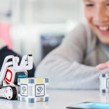Anki Cozmo starter kit 1.5 robotti (valkoinen)