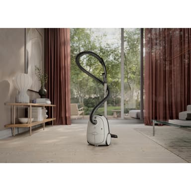 Electrolux Clean 600 Bagged pölynimuri EB61C360
