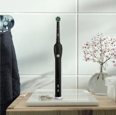 Oral-B Pro1 750 sähköhammasharja 421481 (musta)