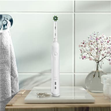 Oral-B Pro1 750 sähköhammasharja 421504 (valkoinen)