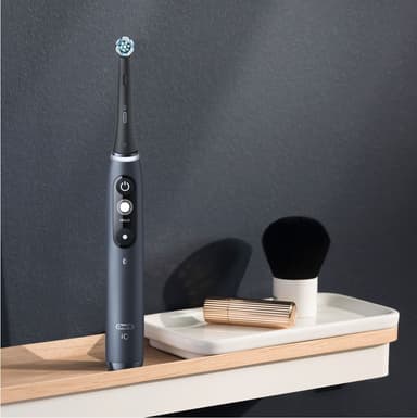 Oral-B iO 7s sähköhammasharja 408802 (musta)