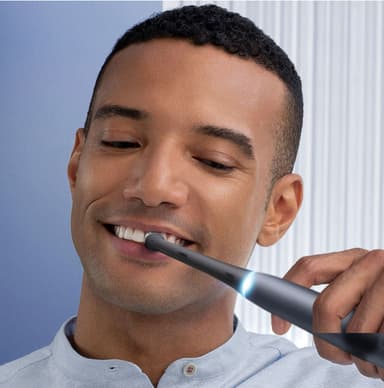 Oral-B iO 7s sähköhammasharja 408802 (musta)