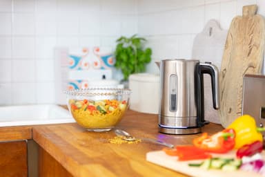 Russell Hobbs Compact Home vedenkeitin 24190-70