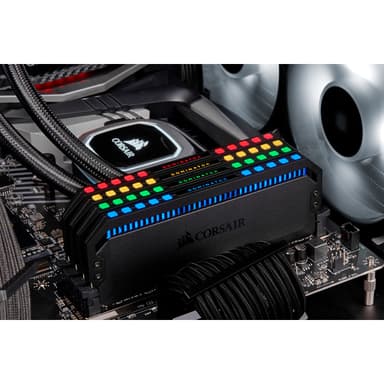 Corsair Dominator CMT128GX4M4C3200C16 muistimoduuli 128 GB 4 x 32 GB DDR4 3200 MHz