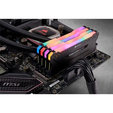 Corsair Vengeance CMW32GX4M4C3600C18 muistimoduuli 32 GB 4 x 8 GB DDR4 3600 MHz
