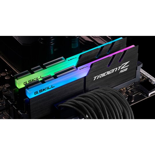G.Skill Trident Z RGB F4-3200C16D-64GTZR muistimoduuli 64 GB 2 x 32 GB DDR4 3200 MHz