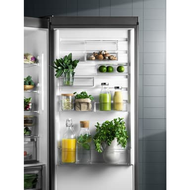 Electrolux jääkaappipakastin LNC7ME34X1 (Teräs)