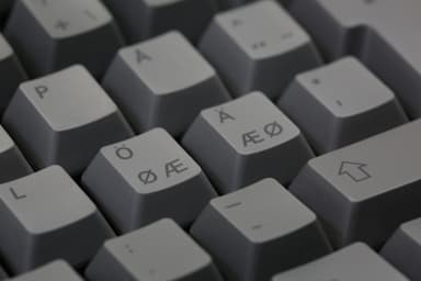 Varmilo VEA109 Charcoal V2 Full-Size/White LED/USB-C/PBT/MX Silent Red