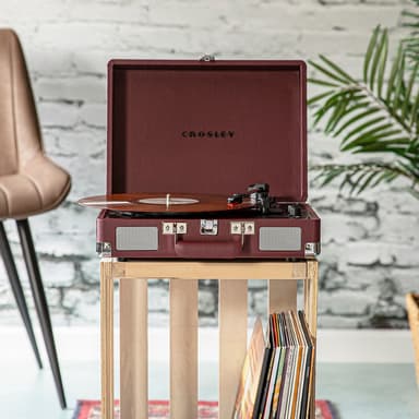 Crosley Cruiser Deluxe levysoitin kaksisuuntainen Bluetooth (Burgundy)