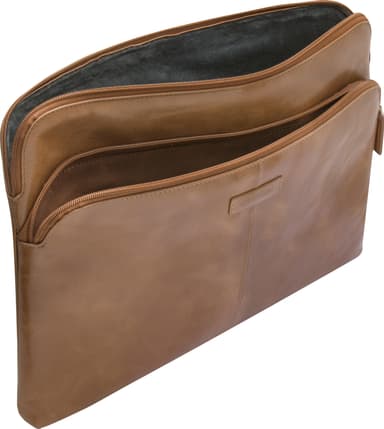 dbramante1928 Skagen Pro+ MacBook Pro/Air 13 suojakotelo (ruskea)
