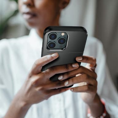 SKALO iPhone 13 Armor Suojakuori korttikotelo - Musta