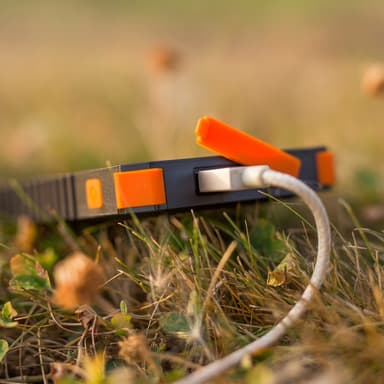 Xtorm Solar Charger 5000 varavirtalähde