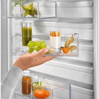 Electrolux jääkaappipakastin LNC7ME34X1 (Teräs)