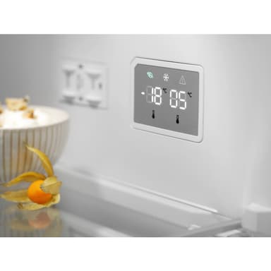 Electrolux jääkaappipakastin LNC7ME34X1 (Teräs)