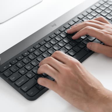 Logitech Craft näppäimistö syöttönupilla