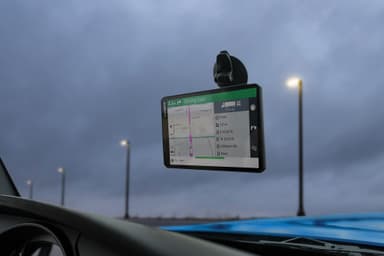 Garmin dēzl LGV810 GPS-navigaattori kuorma-autoille
