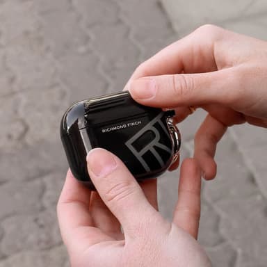 R&F AirPods Gen 3 kotelosuoja (musta)