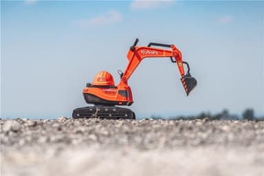 Falk Kaivinkone sis. kypärän FALK Kubota