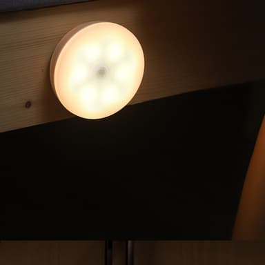 LED-liiketunnistin yövalo Valkoinen