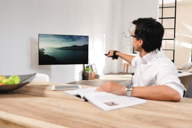 Vogels Next 7355 MotionMount kääntyvä seinäteline