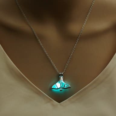 Halsband med självlysande hänge Hopea