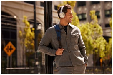 JBL Tour One MK2 langattomat around-ear kuulokkeet (samppanja)